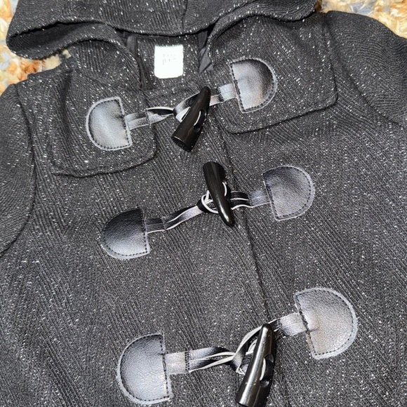 Stylish Baby Gap Black Hooded Toggle Coat (Toddler, Size 3 Years) VERSE TOO KIDS - Picture 3 of 7